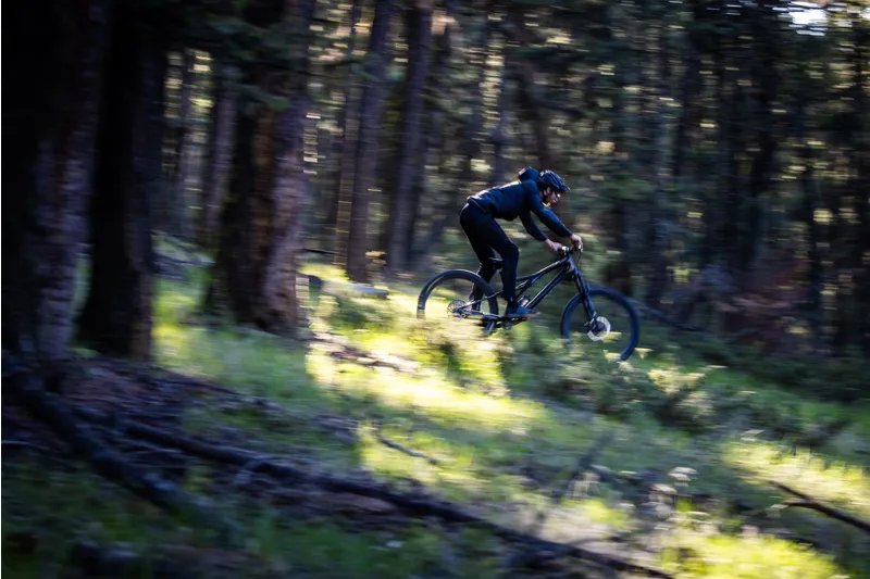 2021 Marzocchi Bomber Z2 29 130mm Fork in Black-3